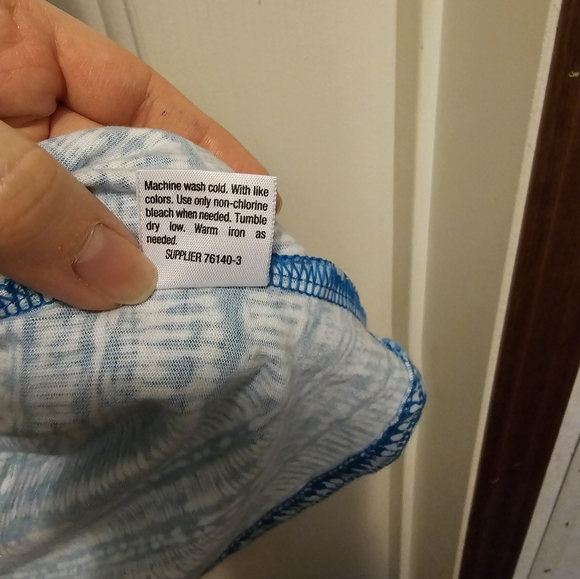 St. John's Bay Blue and White Patterned Short Sleeve Top 1X - Picture 6 of 6